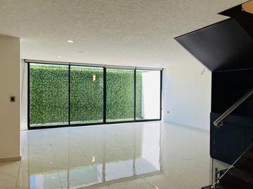 Casa en Venta en Lomas de Angelópolis Cascatta