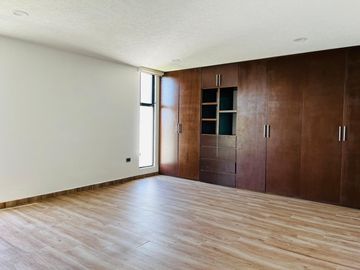 Casa en Venta en Lomas de Angelópolis Cascatta