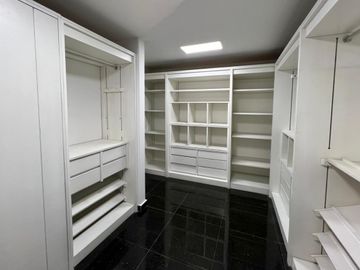 Rento  Apartamento Amoblado cerca del Tesoro