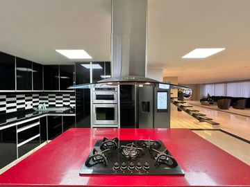Rento  Apartamento Amoblado cerca del Tesoro