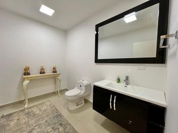 Rento  Apartamento Amoblado cerca del Tesoro
