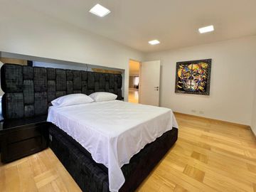 Rento  Apartamento Amoblado cerca del Tesoro