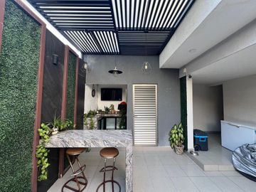 Casa en Venta con Paneles Solares en Fracc. Jardines de Virginia, Boca del Rio, Veracruz.