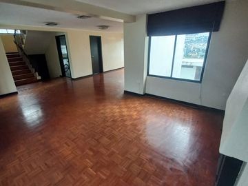 AMPLIA CASA A LA VENTA SECTOR EL BATAN ALTO, PARQUE METROPOLITANO.