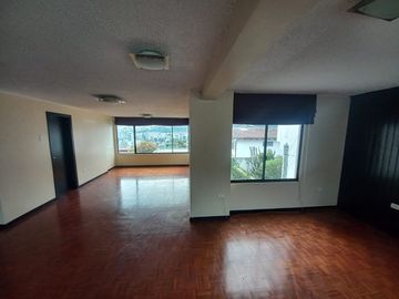 AMPLIA CASA A LA VENTA SECTOR EL BATAN ALTO, PARQUE METROPOLITANO.