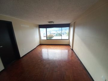 AMPLIA CASA A LA VENTA SECTOR EL BATAN ALTO, PARQUE METROPOLITANO.