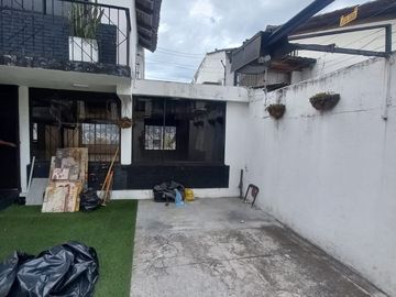 AMPLIA CASA A LA VENTA SECTOR EL BATAN ALTO, PARQUE METROPOLITANO.