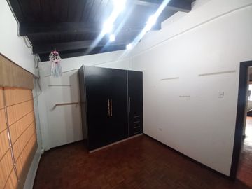 AMPLIA CASA A LA VENTA SECTOR EL BATAN ALTO, PARQUE METROPOLITANO.