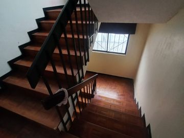 AMPLIA CASA A LA VENTA SECTOR EL BATAN ALTO, PARQUE METROPOLITANO.