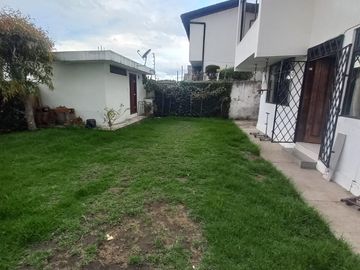 AMPLIA CASA A LA VENTA SECTOR EL BATAN ALTO, PARQUE METROPOLITANO.