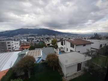 AMPLIA CASA A LA VENTA SECTOR EL BATAN ALTO, PARQUE METROPOLITANO.