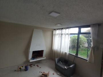 AMPLIA CASA A LA VENTA SECTOR EL BATAN ALTO, PARQUE METROPOLITANO.