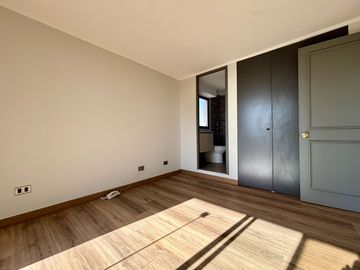 Se Vende Departamento Remodelado, 4 Dormitorios, Providencia