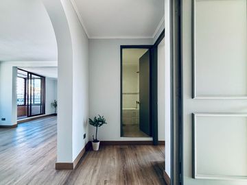 Se Vende Departamento Remodelado, 4 Dormitorios, Providencia