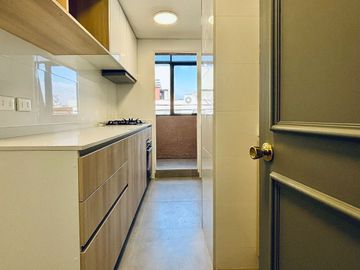 Se Vende Departamento Remodelado, 4 Dormitorios, Providencia