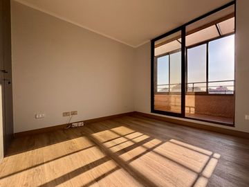 Se Vende Departamento Remodelado, 4 Dormitorios, Providencia