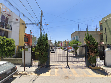 CASA EN CALLE SIERRA DE LA PLATA, COL. JOYAS DE CUAUTITLAN. ¡NO CREDITOS!