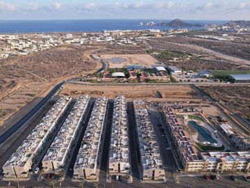 CASA en venta en Cabo San Lucas en camino del mar Townhouse