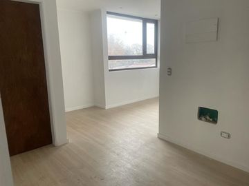 SE VENDE GRAN CASA CERCA DE METRO LOS DOMINICOS 3D3B