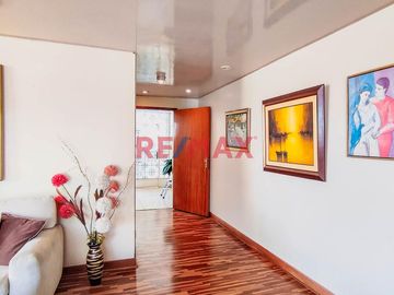 Venta Hermoso Departamento Cerca Al Parque Acosta En San Isidro