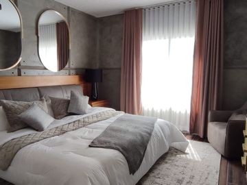 CASA EN VENTA CON EQUIPAMIENTO CON ROOF GARDEN EN ZONA EXCLUSIVA
