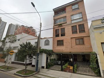 Depa duplex en alquiler super iluminado de 2 dormitorios en San Isidro a 1 cuadra del Olivar