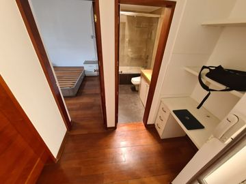 Depa duplex en alquiler super iluminado de 2 dormitorios en San Isidro a 1 cuadra del Olivar