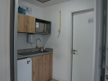 VENTA  OFICINA  96,66 MT2    EDIFICIO 100 BUSINESS CENTER