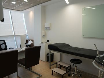 VENTA  OFICINA  96,66 MT2    EDIFICIO 100 BUSINESS CENTER