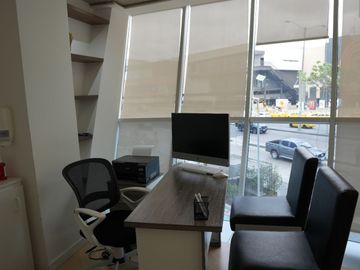 VENTA  OFICINA  96,66 MT2    EDIFICIO 100 BUSINESS CENTER