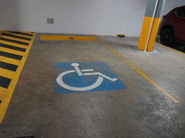 VENTA  OFICINA  96,66 MT2    EDIFICIO 100 BUSINESS CENTER