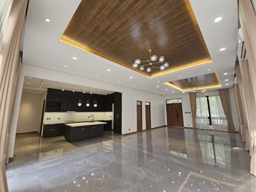 🏠 For Sale: Luxurious Modern Bungalow with Adult & Kiddie Pools in Pamplona, Las Piñas 🌴