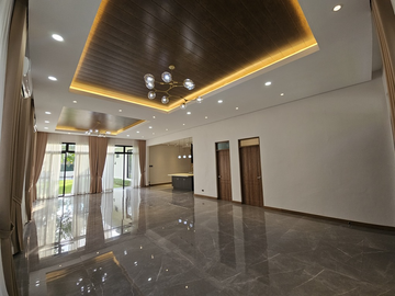 🏠 For Sale: Luxurious Modern Bungalow with Adult & Kiddie Pools in Pamplona, Las Piñas 🌴