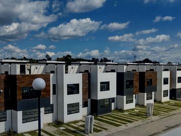 ¡¡¡ BONITA CASA EN RESIDENCIAL LAS BARCENAS METEPEC !!!