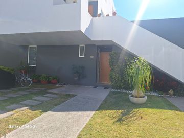 venta departamento en el mirador Querétaro Planta baja duplex muy amplio y jardinado ef