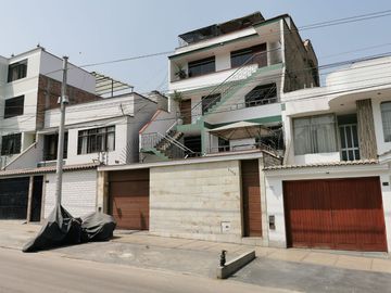 CASA MULTIFAMILIAR CON 4 DPTOS MAS TRERRAZA