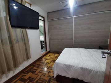 CASA MULTIFAMILIAR CON 4 DPTOS MAS TRERRAZA