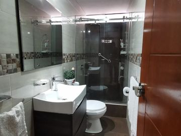 CASA MULTIFAMILIAR CON 4 DPTOS MAS TRERRAZA