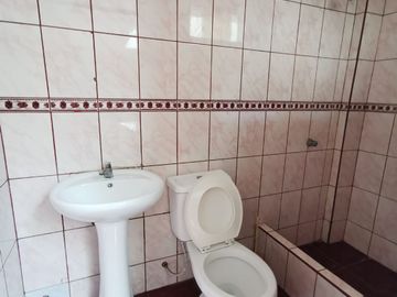 CASA MULTIFAMILIAR CON 4 DPTOS MAS TRERRAZA