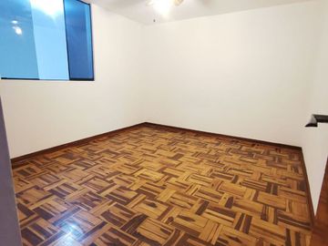 CASA MULTIFAMILIAR CON 4 DPTOS MAS TRERRAZA