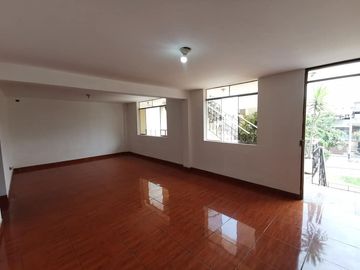 CASA MULTIFAMILIAR CON 4 DPTOS MAS TRERRAZA