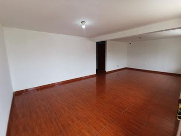 CASA MULTIFAMILIAR CON 4 DPTOS MAS TRERRAZA