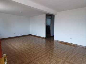 CASA MULTIFAMILIAR CON 4 DPTOS MAS TRERRAZA