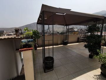 CASA MULTIFAMILIAR CON 4 DPTOS MAS TRERRAZA