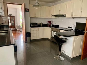 ALQUILO DPTO EN PRIMER PISO AMOBLADO EN SAN BORJA