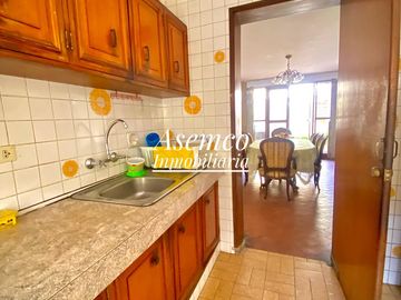 ¡Ocasión! Surco, en Venta Casa Frente a Parque con Jardín y Terraza - 200 m²-  3 Pisos