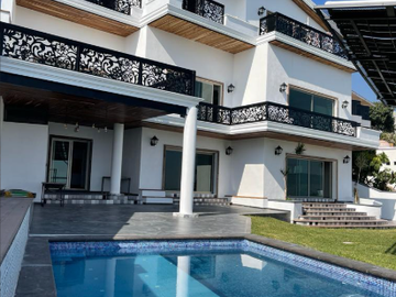 Hermosa Casa en Venta Bugambilias 2da Seccion, Zapopan.