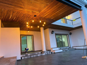 Hermosa Casa en Venta Bugambilias 2da Seccion, Zapopan.