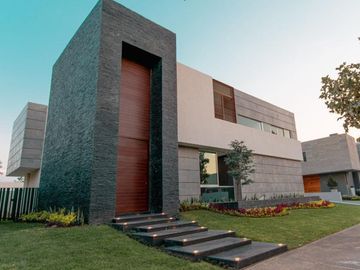 Casa en Venta en Bosque de Los Lagos, Zapopan con Excelente Precio