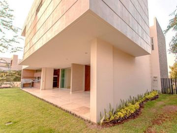Casa en Venta en Bosque de Los Lagos, Zapopan con Excelente Precio